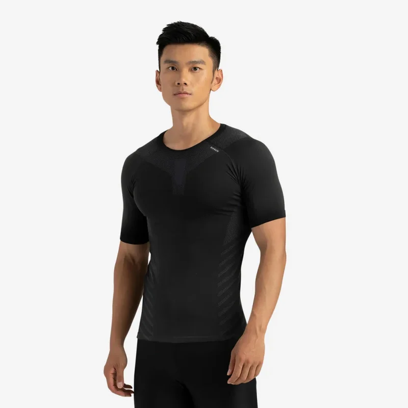 men s running t shirt kiprun run 500 comfort skin black